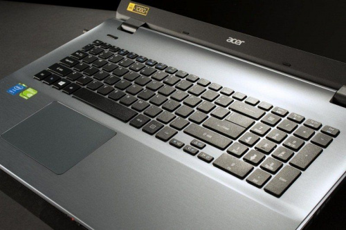 Acer ASPIRE E5-771G-71AY вид боковой панели